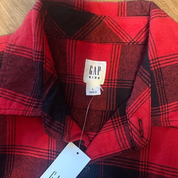 GAP Kids Plaid Red and Black Button-Down Shirt - Picture 2 of 3
